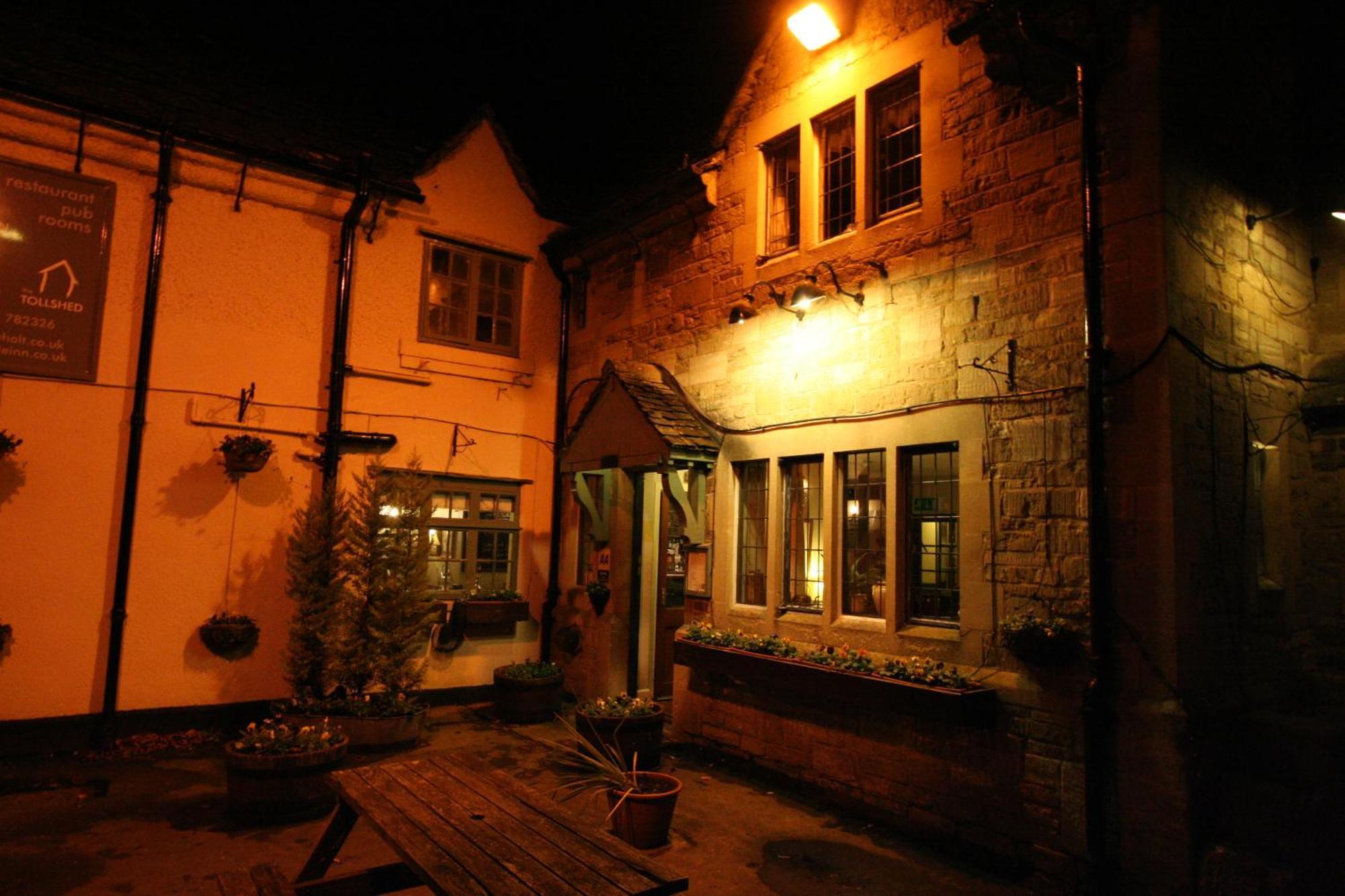 The Tollgate Inn Bradford-On-Avon Екстериор снимка