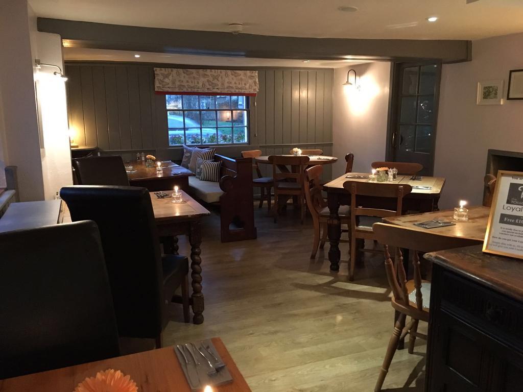 The Tollgate Inn Bradford-On-Avon Екстериор снимка