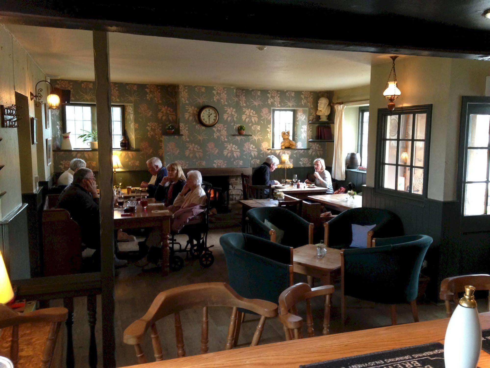 The Tollgate Inn Bradford-On-Avon Екстериор снимка